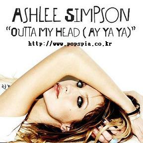 Ashlee Simpson-out25.jpg